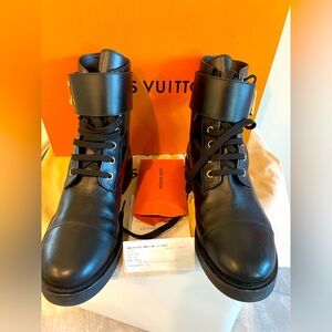 LOUIS VUITTON Calfskin Wonderland Ranger Boots Size 38.5 Black Leather
